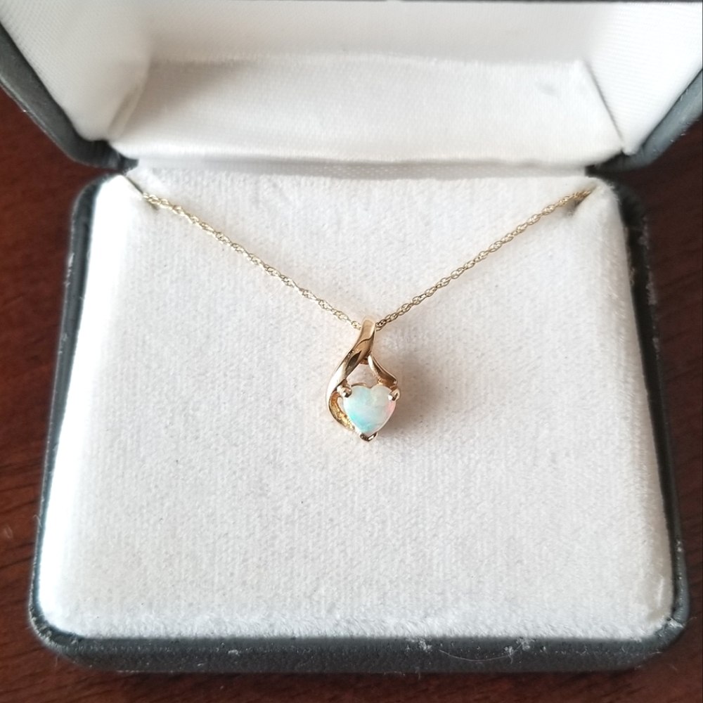 14K Gold Opal Heart Pendant Necklace - Picture 3 of 9
